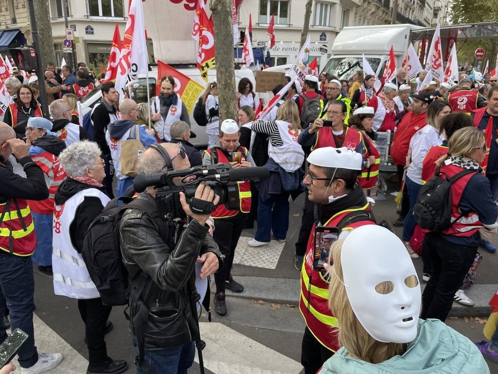 La délégation de la CGT du CHAI devant le Ministère de la Santé en 2025